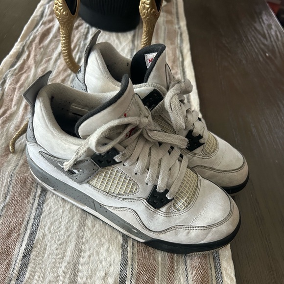 Air Jordan shoes size 4y - Picture 3 of 5